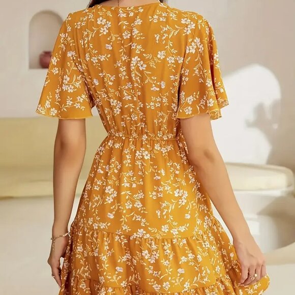 Yellow Floral V Neck Short Sleeve Dress - Picture 2 of 4